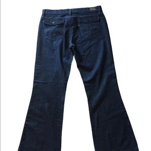 Levi’s Ultimate Lift Flare 544 Jeans. Size: Woman’s 12 Medium